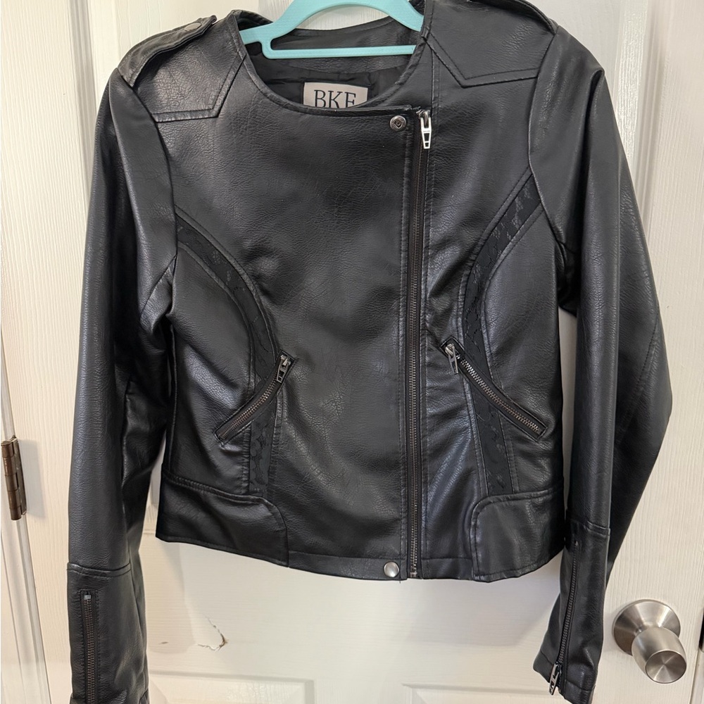 BKE Women's Sleek Black Leather Jacket